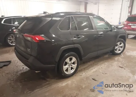 2020 Toyota Rav4 Xle z USA, uszkodzony, nr VIN 2T3P1RFV9LW114016